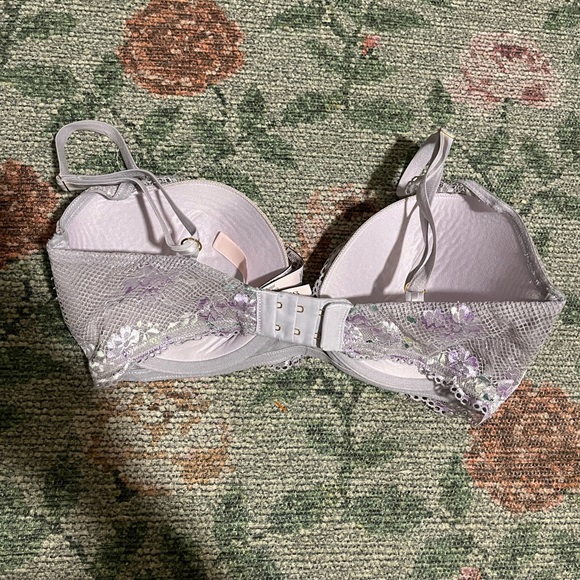 SOLD 🤍 - Picture 2 of 3